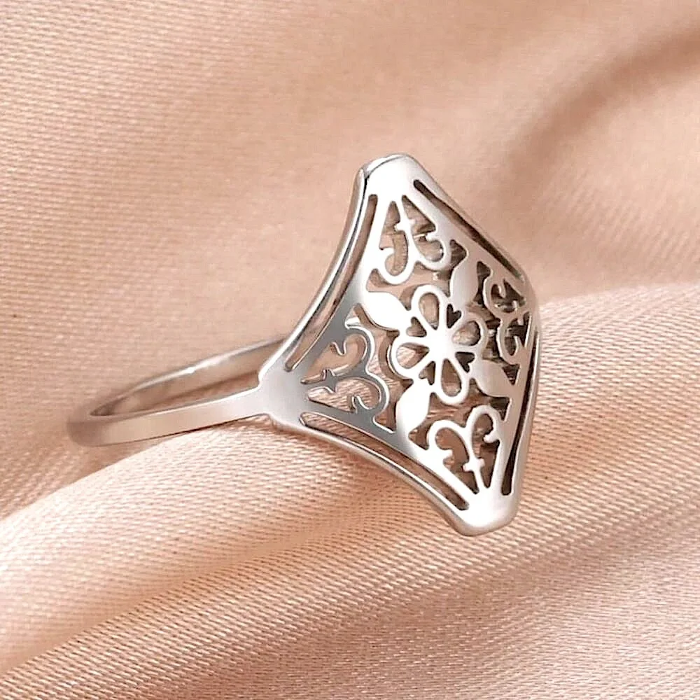 14k White Gold Plated 316L‎ Cut Out Filigree Ring, Size 6